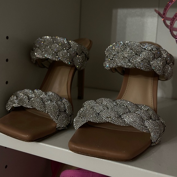 Steve Madden Shoes - Steve Madden rhinestone heel